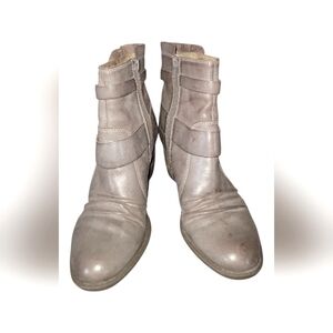 Naya Women's Soft Leather Virtue Block Heel Rustic Buckle Ankle Bootie Sz 71/2 M